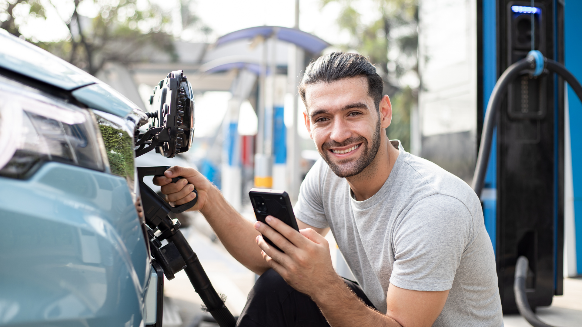 加速するEVシフト、日本における充電インフラ整備の現状と課題