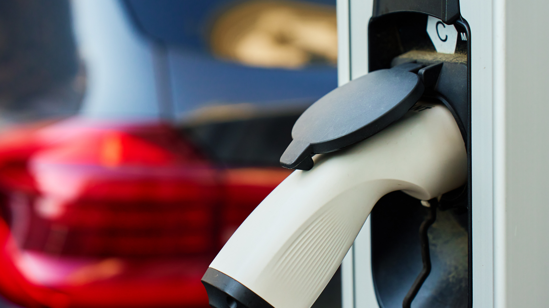 テスラのネバダ州でのロボタクシー試験開始：自動運転技術と規制の現状、日本の遅れはどこに？